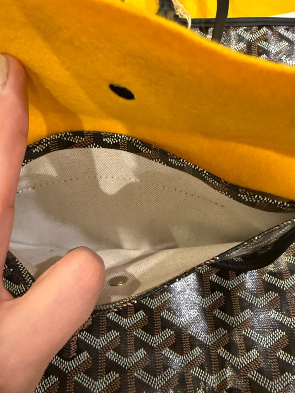 NWT. Goyard St Louis Tote in PM Size. Black Goyardine with Black Leather Trim. - Picture 4 of 11